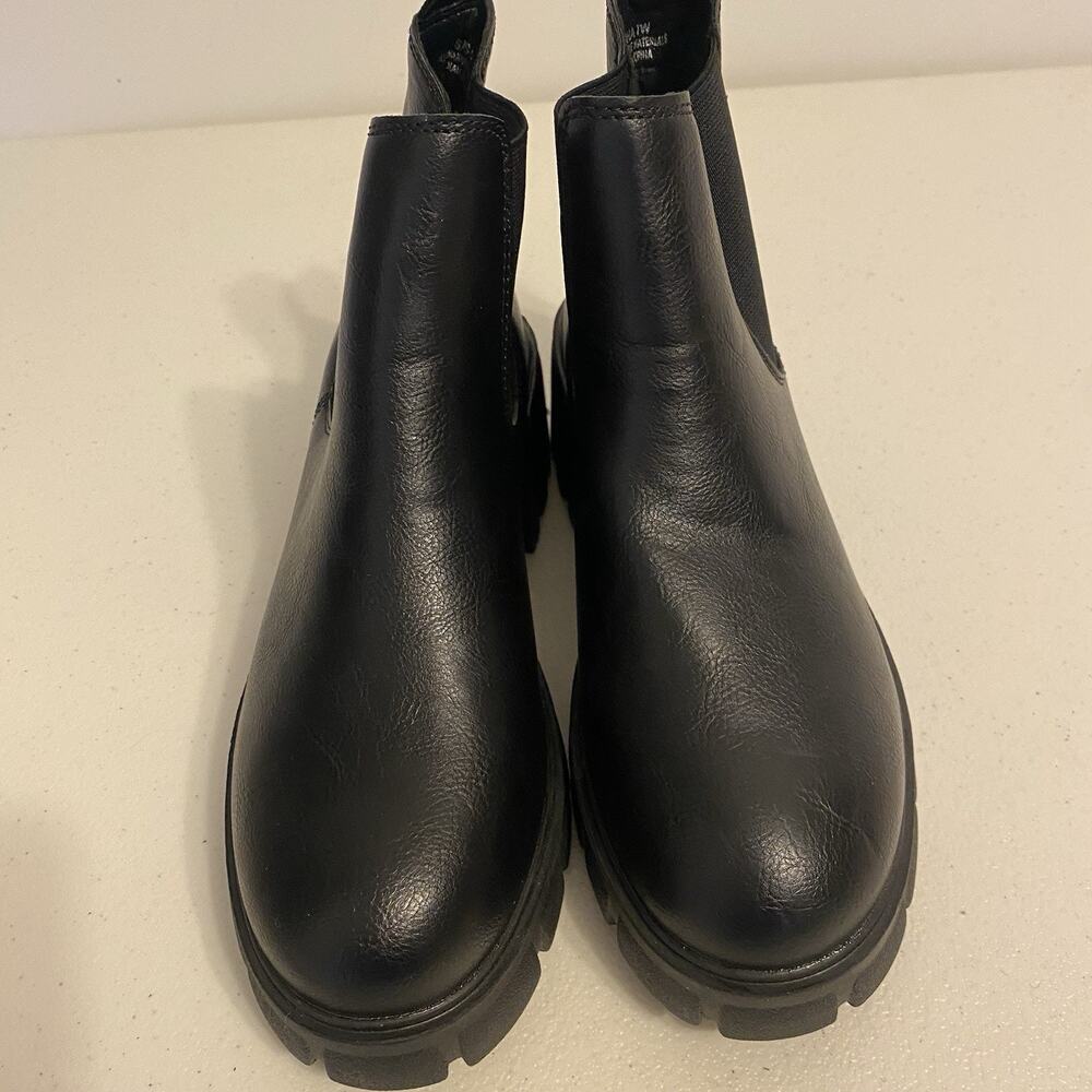 Cushionaire AnkleBoots Women 7.5 Black Sasha Chelsea Memory Foam Lug Sole Bootie - Picture 5 of 7